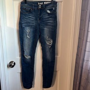 Dark distressed skinny jeans size 7